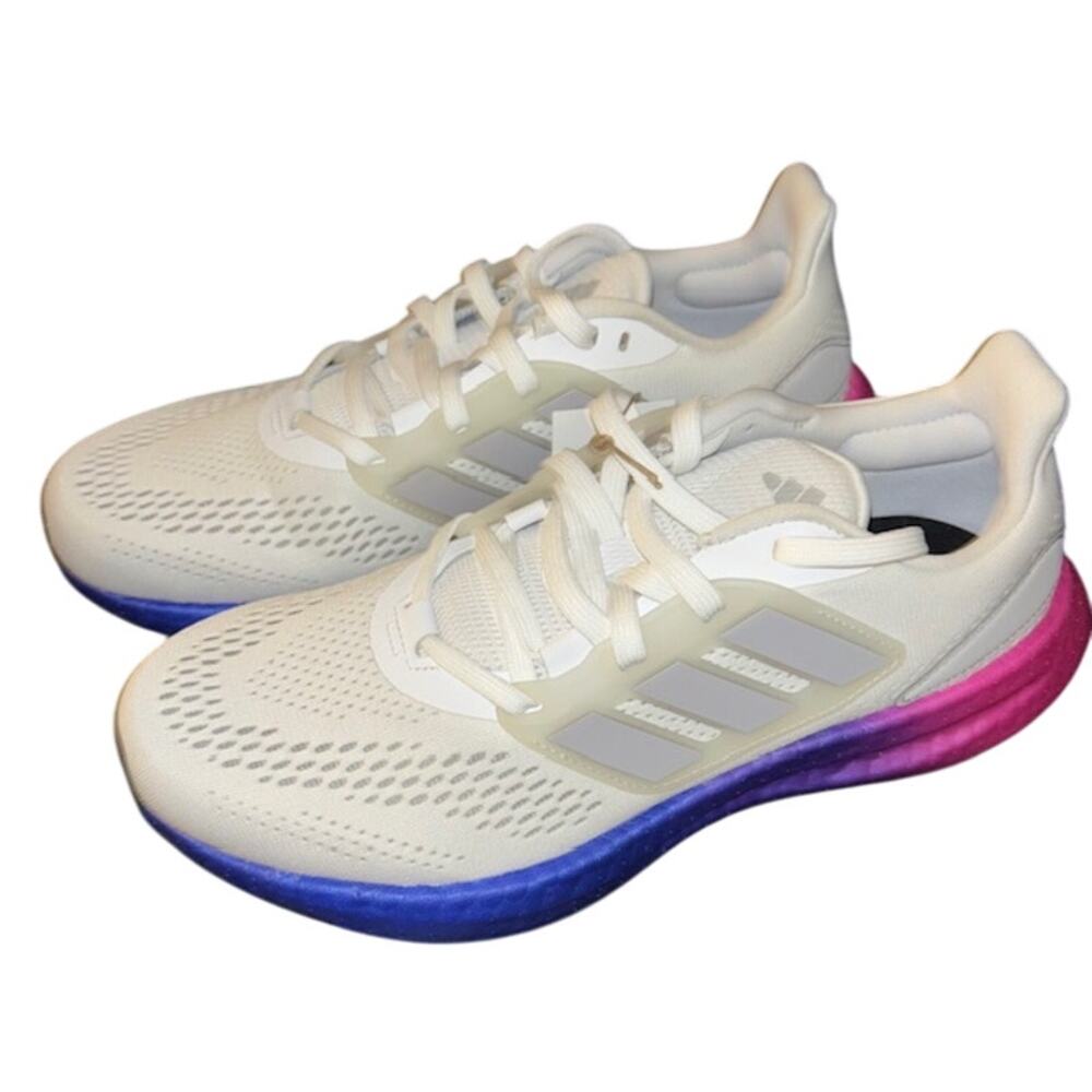 NIB Adidas Men's Pureboost 22 Running Shoes White/Grey/Lucid Blue Size 7.5
